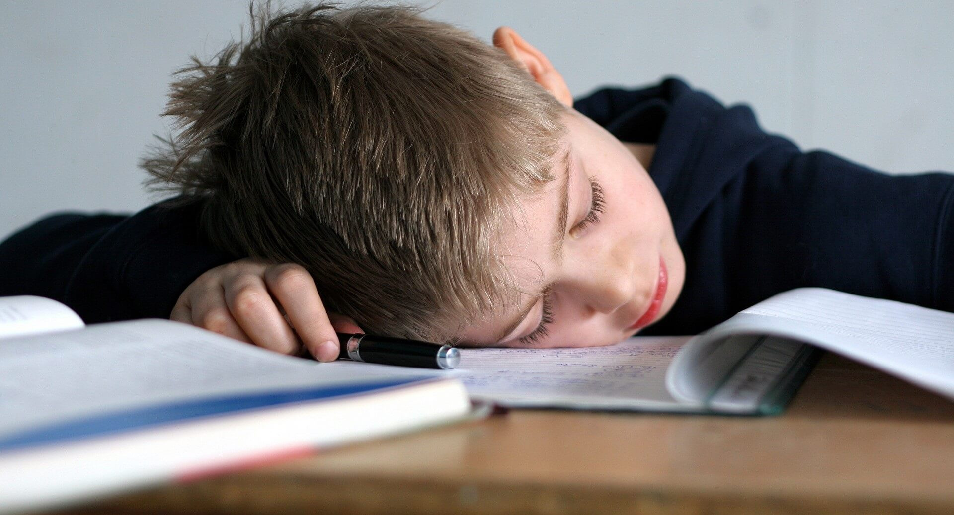 Опрос ОНФ показал, что почти половина школьников перегружена