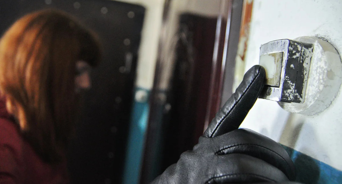  За скандальную операцию «Быт» наказали директора школы №55 и его заместителя