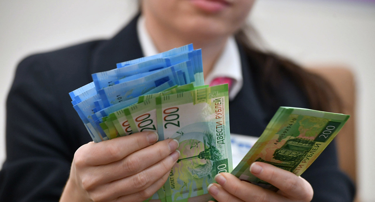 В Госдуме призвали увеличить заработную плату учителям в регионах