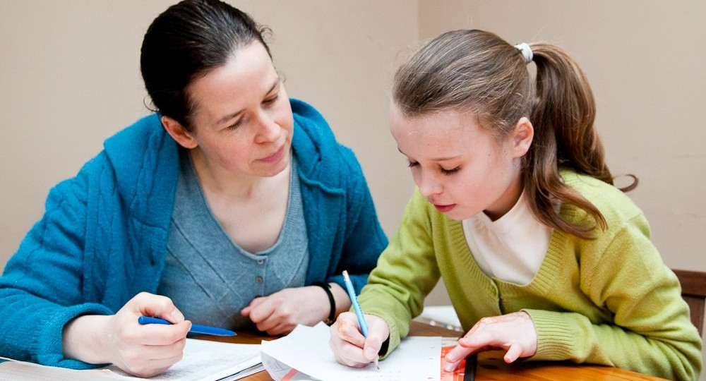 «Школа сдает свои позиции, а учитель перестал быть единственным источником знаний»