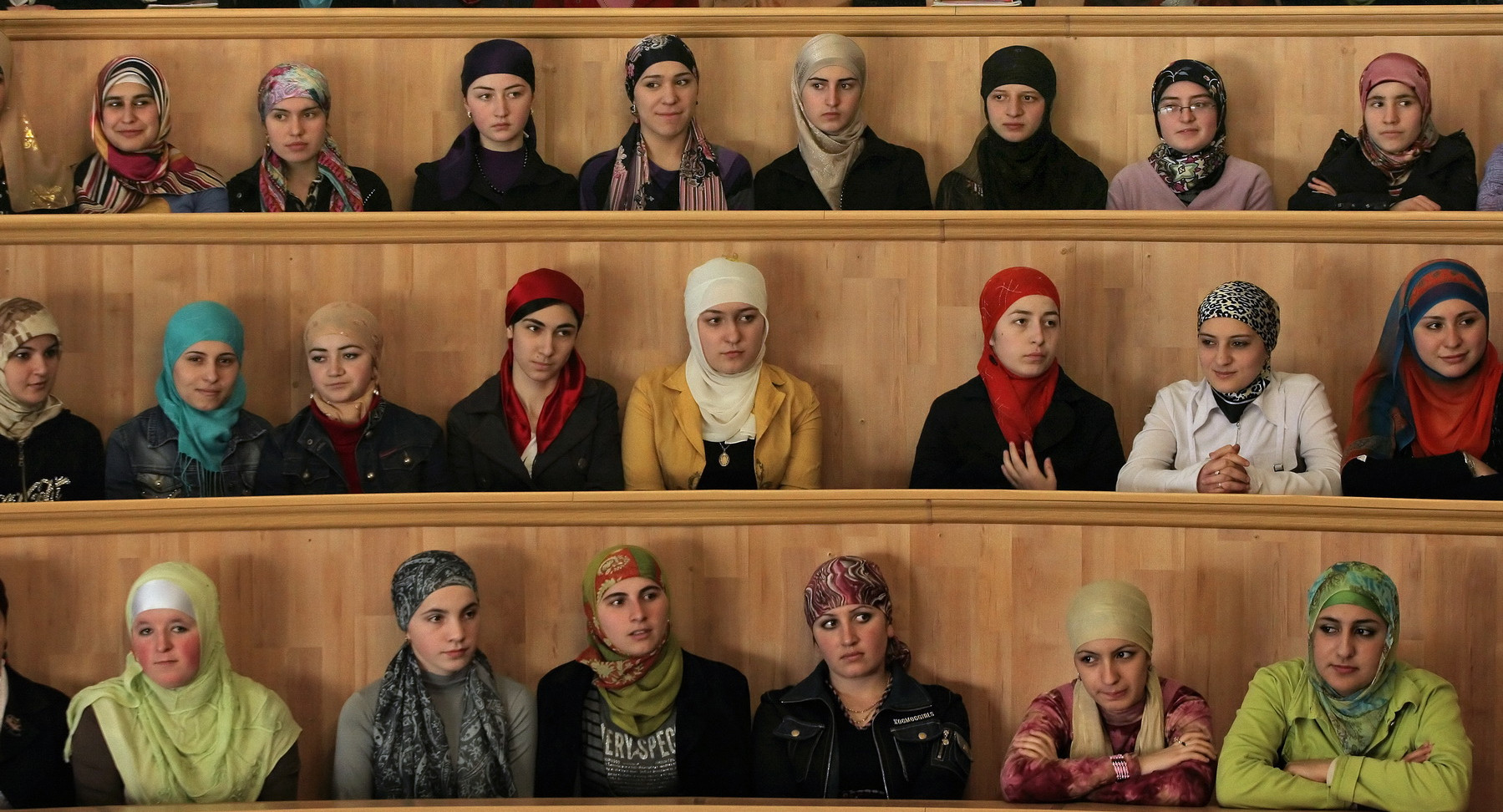 Министр образования Чечни Идрис Байсултанов ввел для учащихся школ и вузов дресс-код