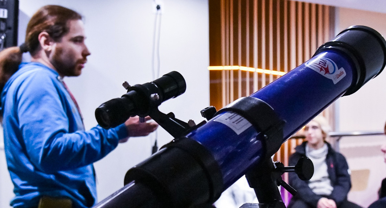 Подмосковные школьники разработают оборудование для спутников