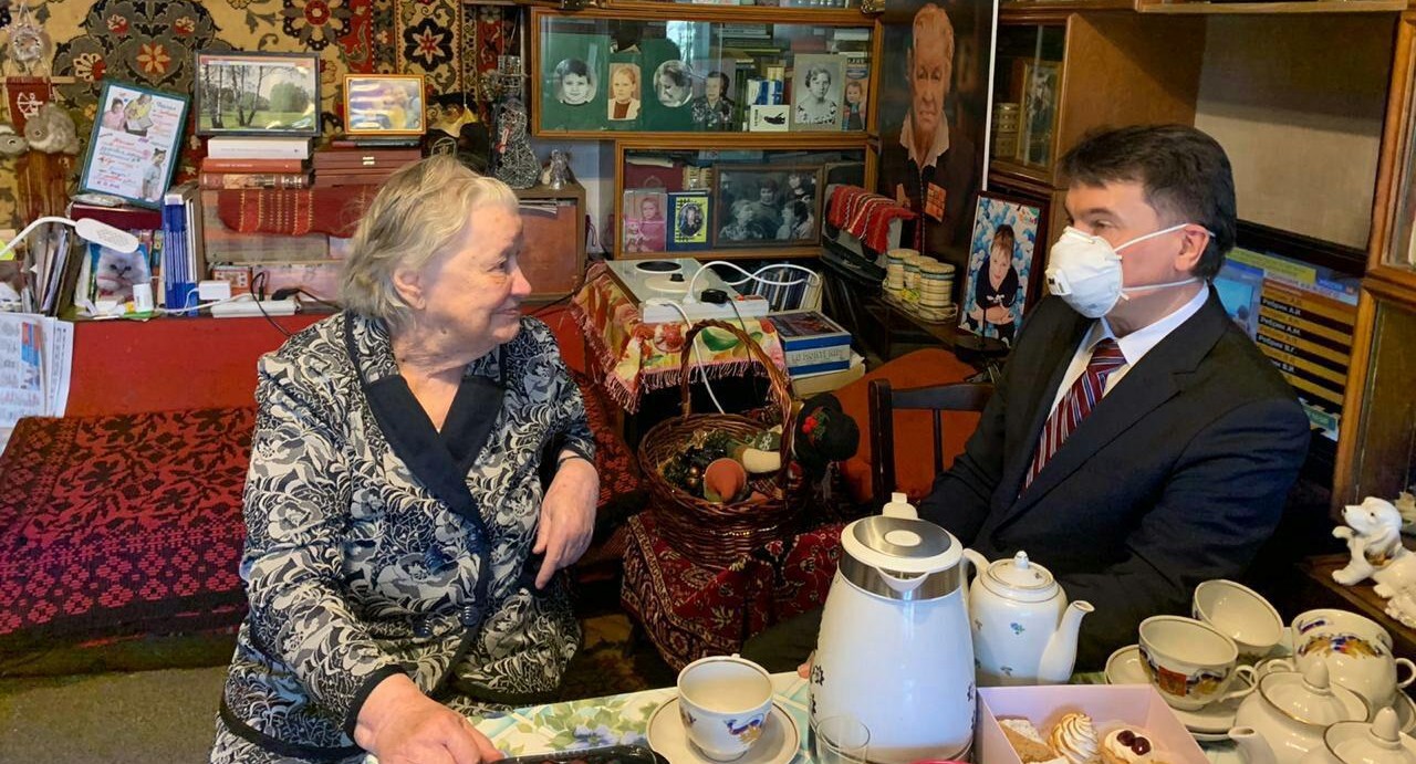 Юрий Зинченко навестил профессора МГУ Зою Алексеевну Решетову, но от чая вежливо отказался