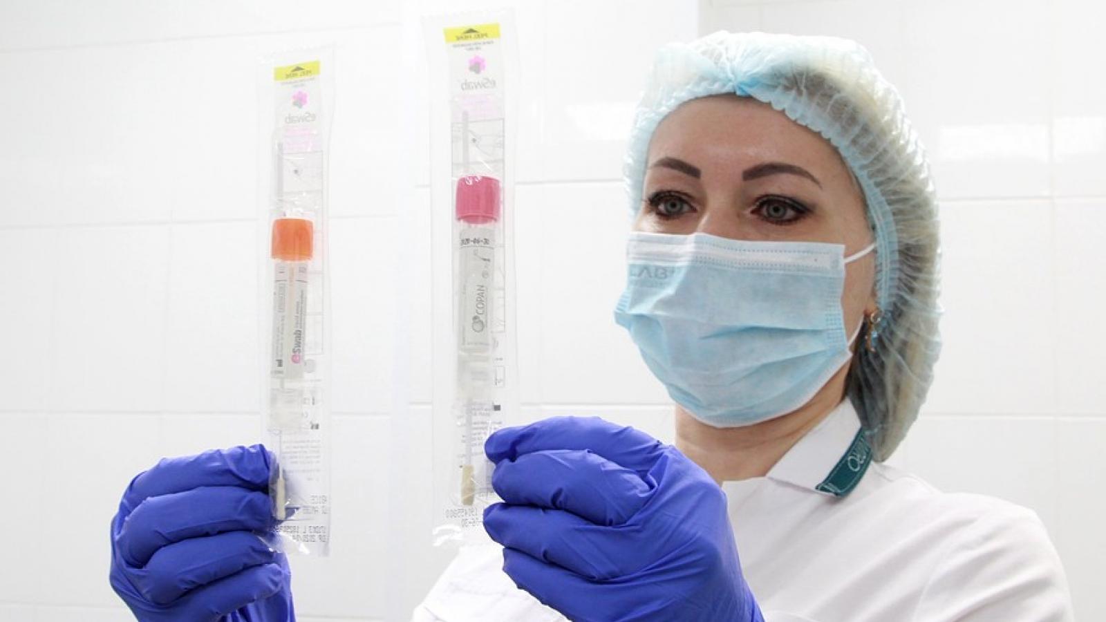 325 школьников в Волжском проверяют на коронавирус