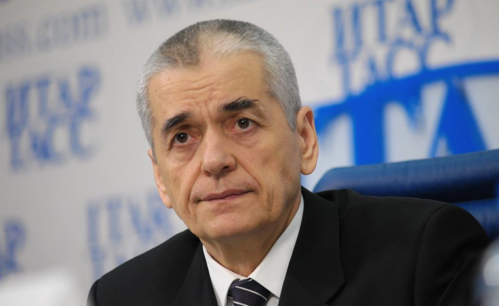 Геннадий Онищенко считает, что во многих регионах нет оснований закрывать школы