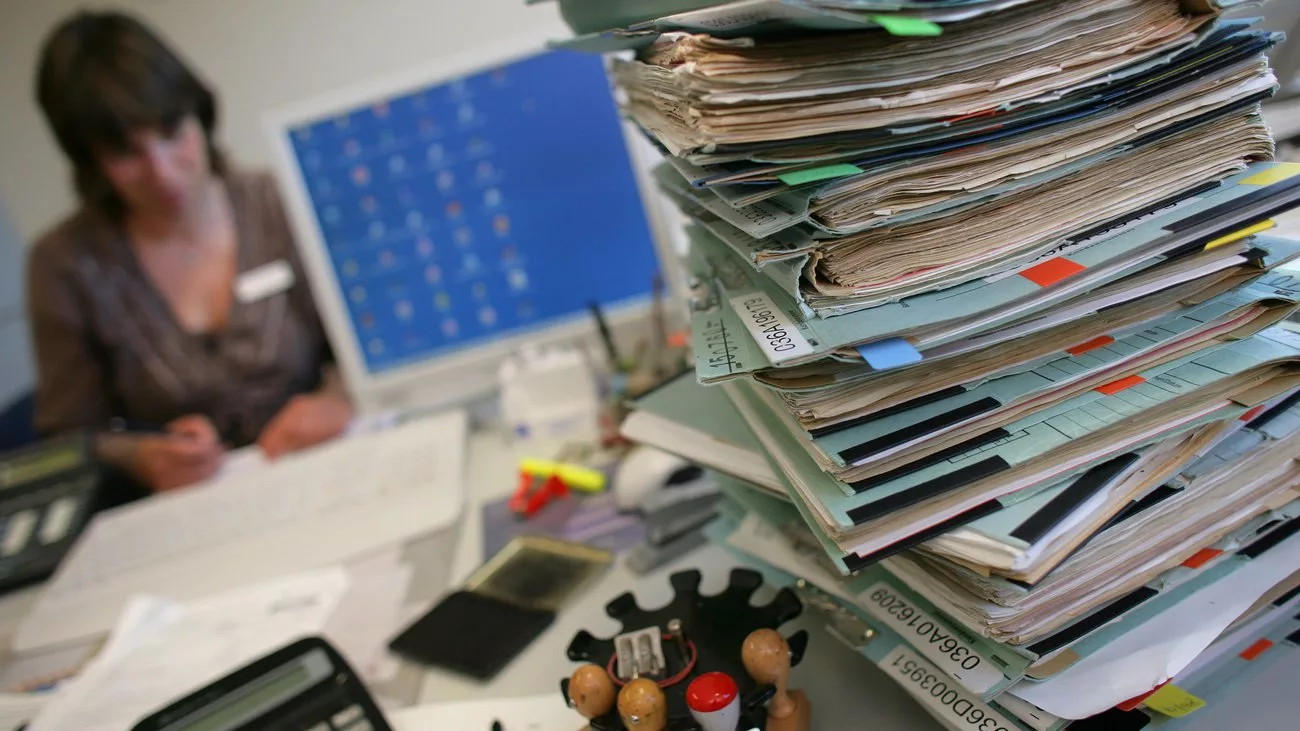 Казахстанских учителей освободили от ненужных отчетов