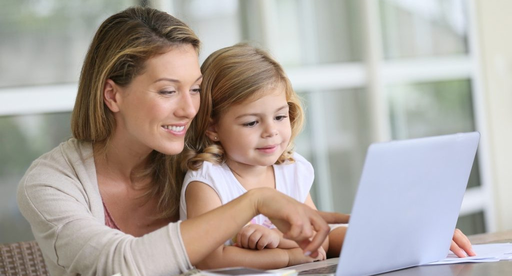 На портале Госуслуги запустили сервис для оформления выплаты на детей