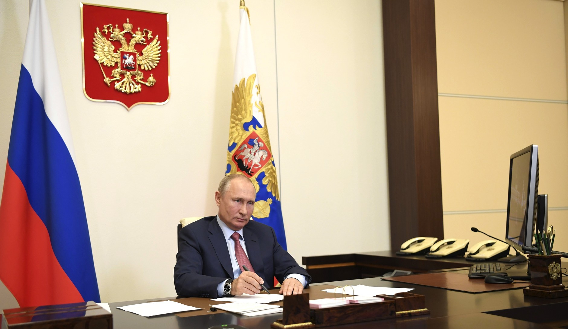 Заявления Владимира Путина на совещании по ситуации в системе образования