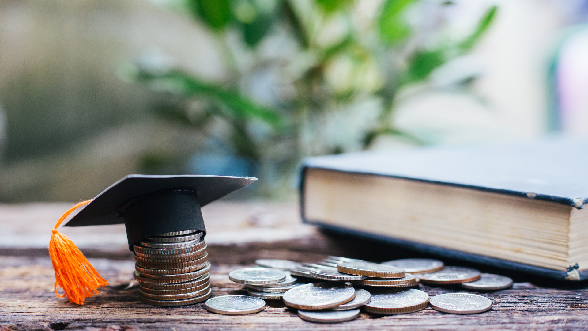 Выпускникам школ Якутии выдадут по пять тысяч рублей