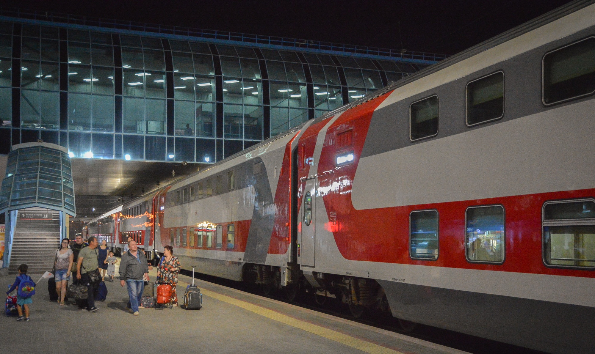 Правительство утвердило скидки на билеты в двухэтажные поезда для детей
