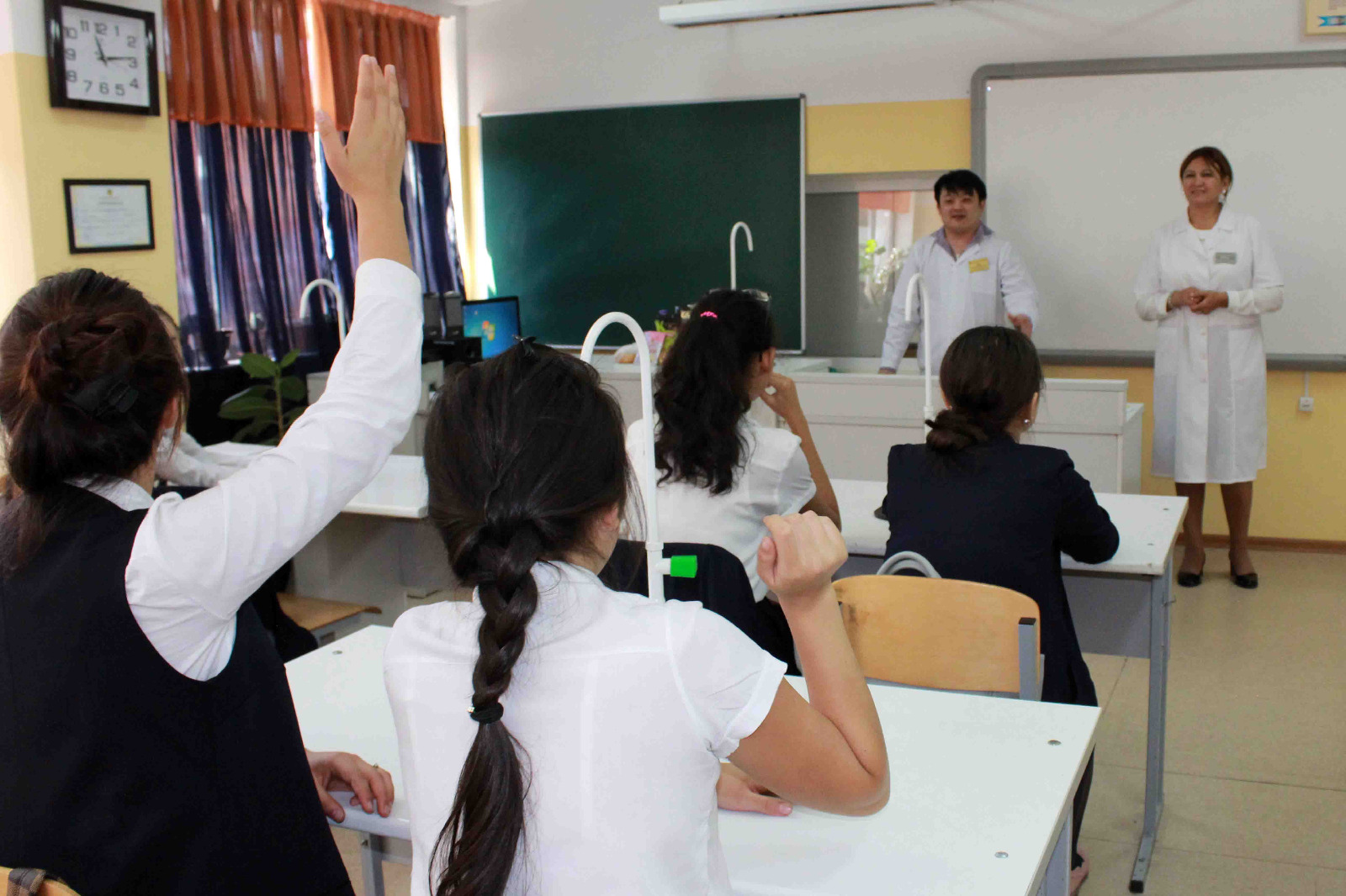 В первые две недели сентября в каждой школе будет присутствовать врач