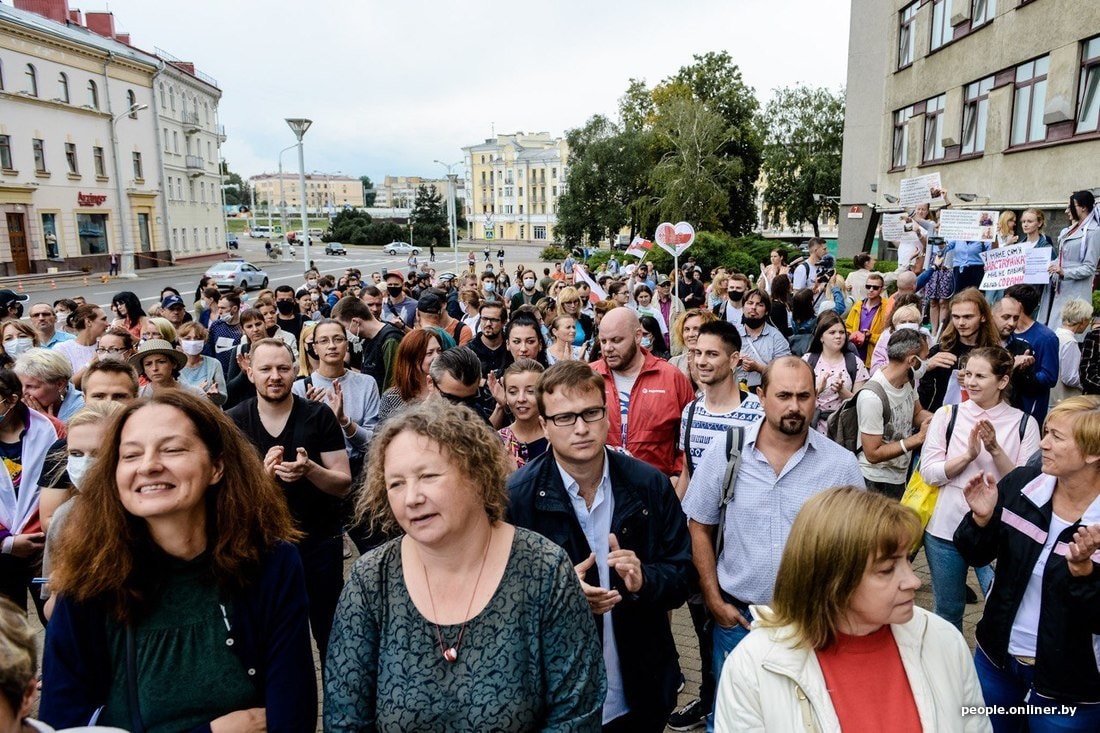 В Минске у Министерства образования проходит акция протеста учителей