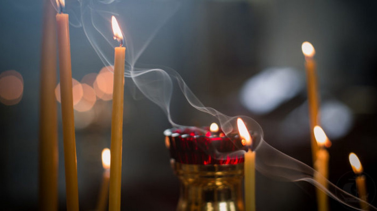 В Чите завели уголовное дело на подростка, прикурившего от свечи в храме