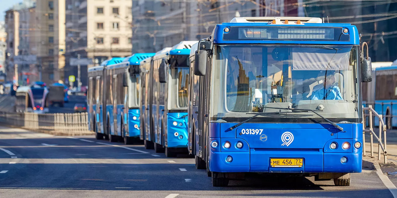 В столице возобновляются автобусные маршруты для школьников