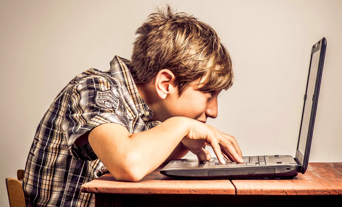 Неуспеваемость пятиклассников связана с увлечением телевизором и компьютером