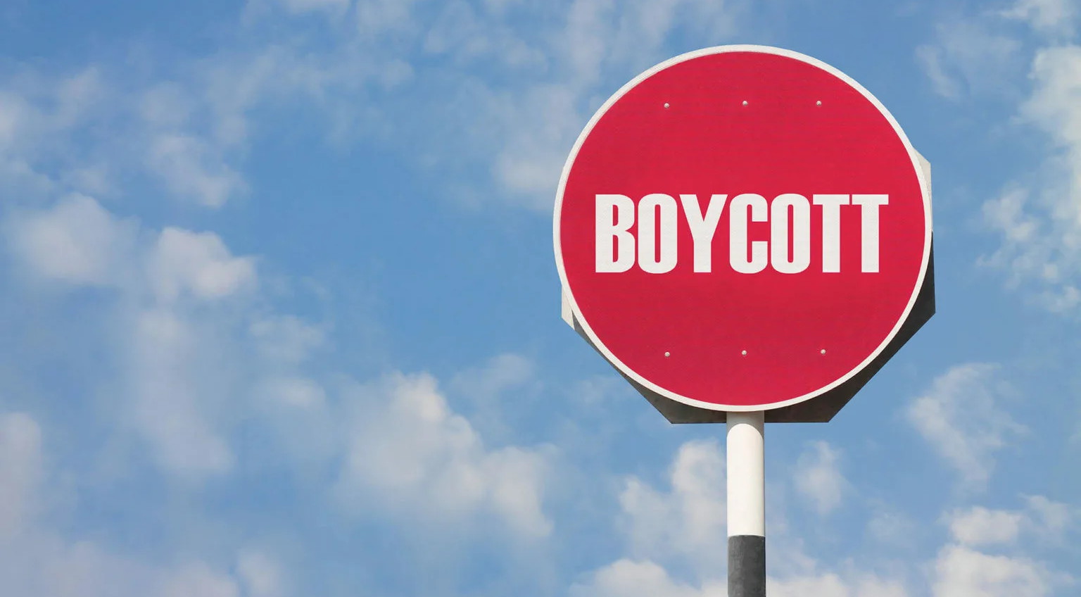 Масочный режим в школах Черногории: дети в стрессе, родители протестуют