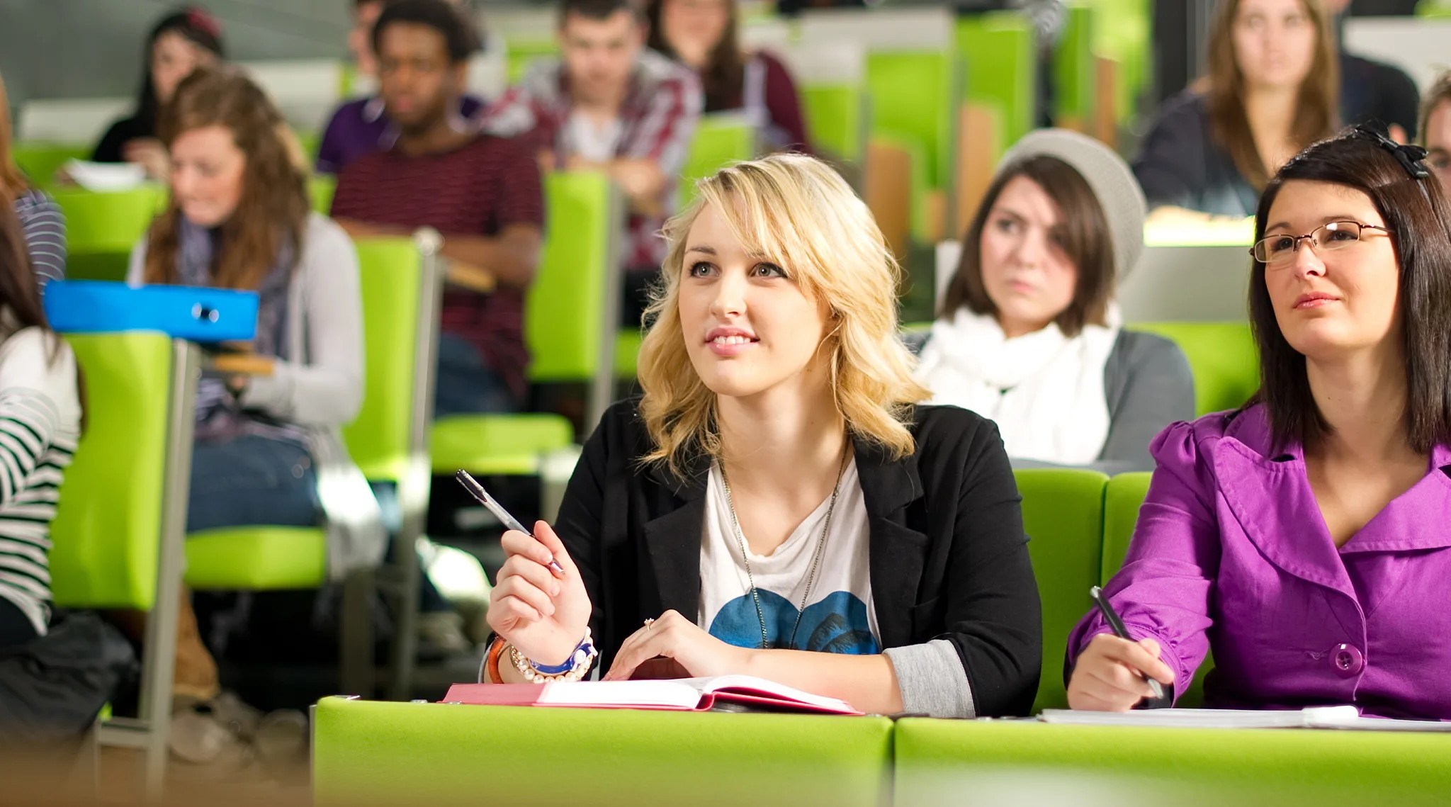 Власти Москвы заявили о продолжении очного обучения в школах и вузах