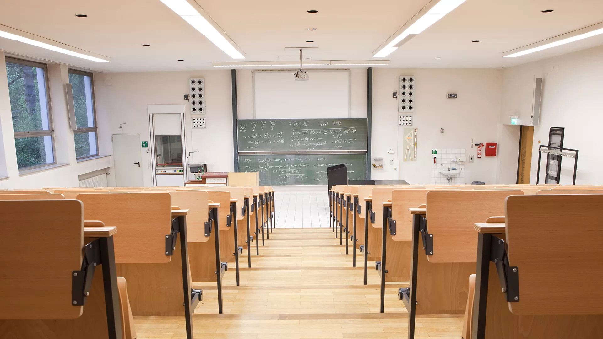 Некоторые вузы Москвы с 5 октября частично переходят на удаленку