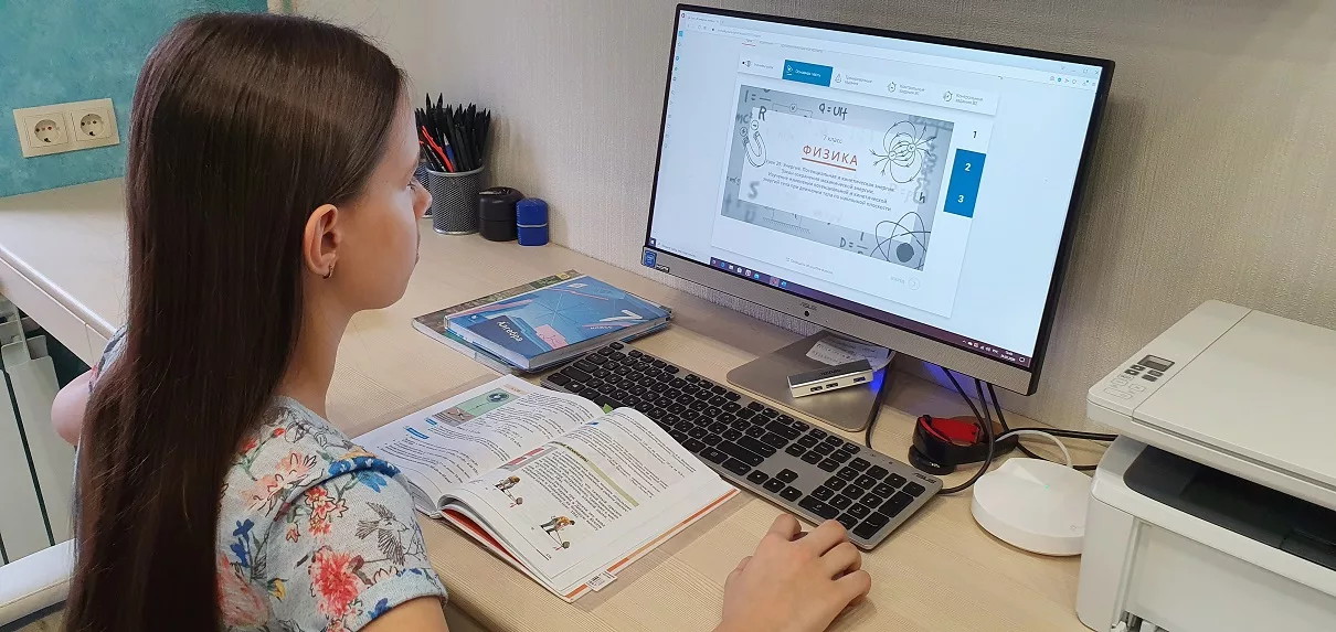 Школы в трех регионах переведут на удаленку