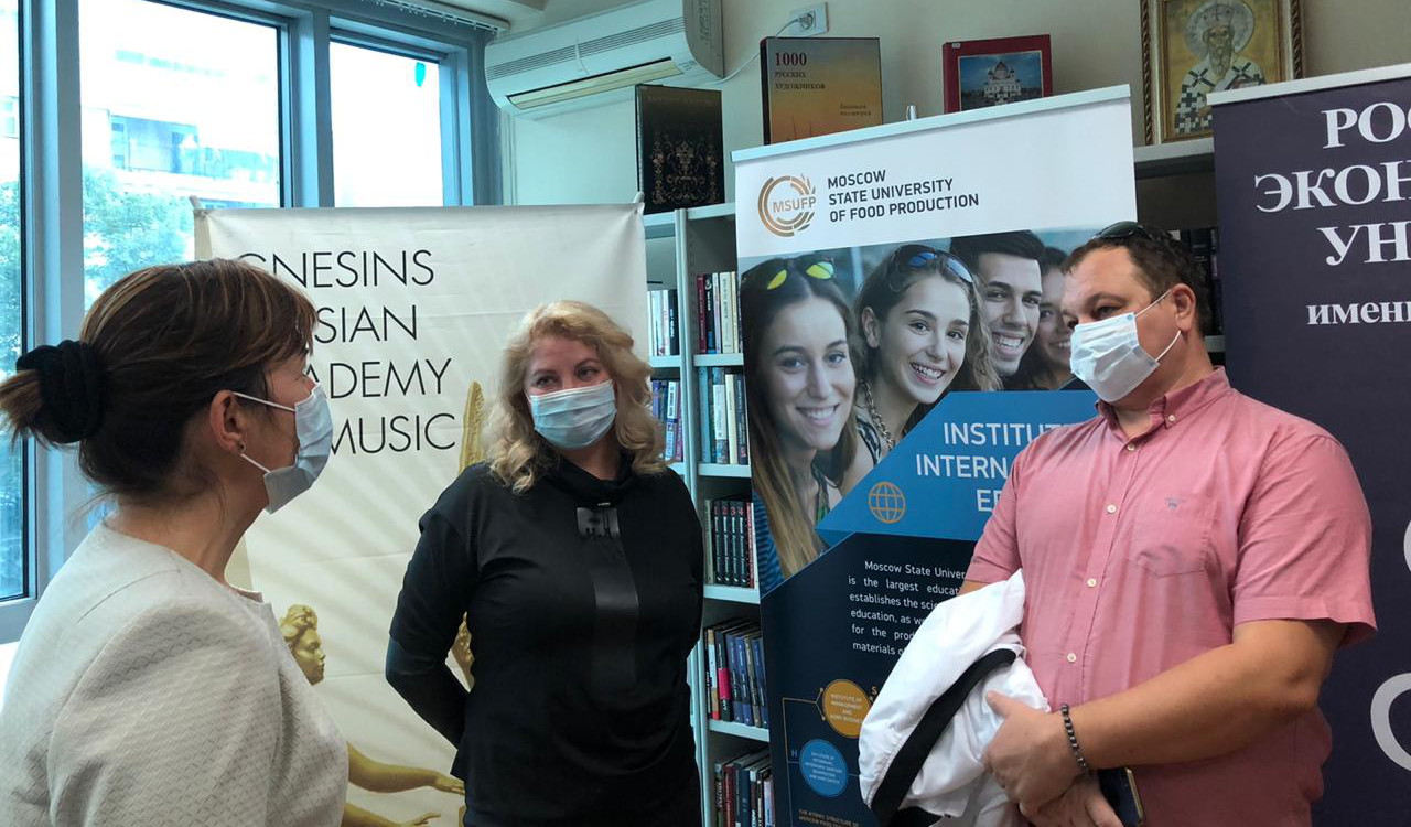 Российские вузы приехали в Черногорию