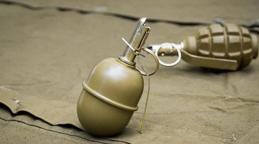 В Дагестане школьному учителю ОБЖ оторвало пальцы учебной гранатой