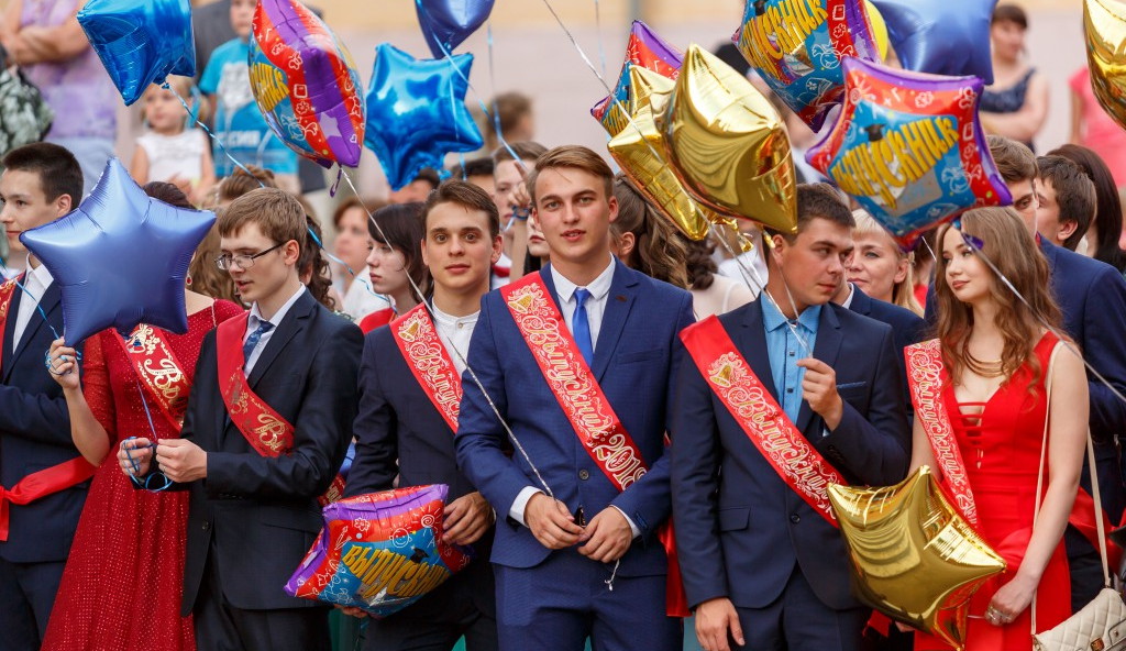 Школьные выпускные вечера планируются в традиционном формате