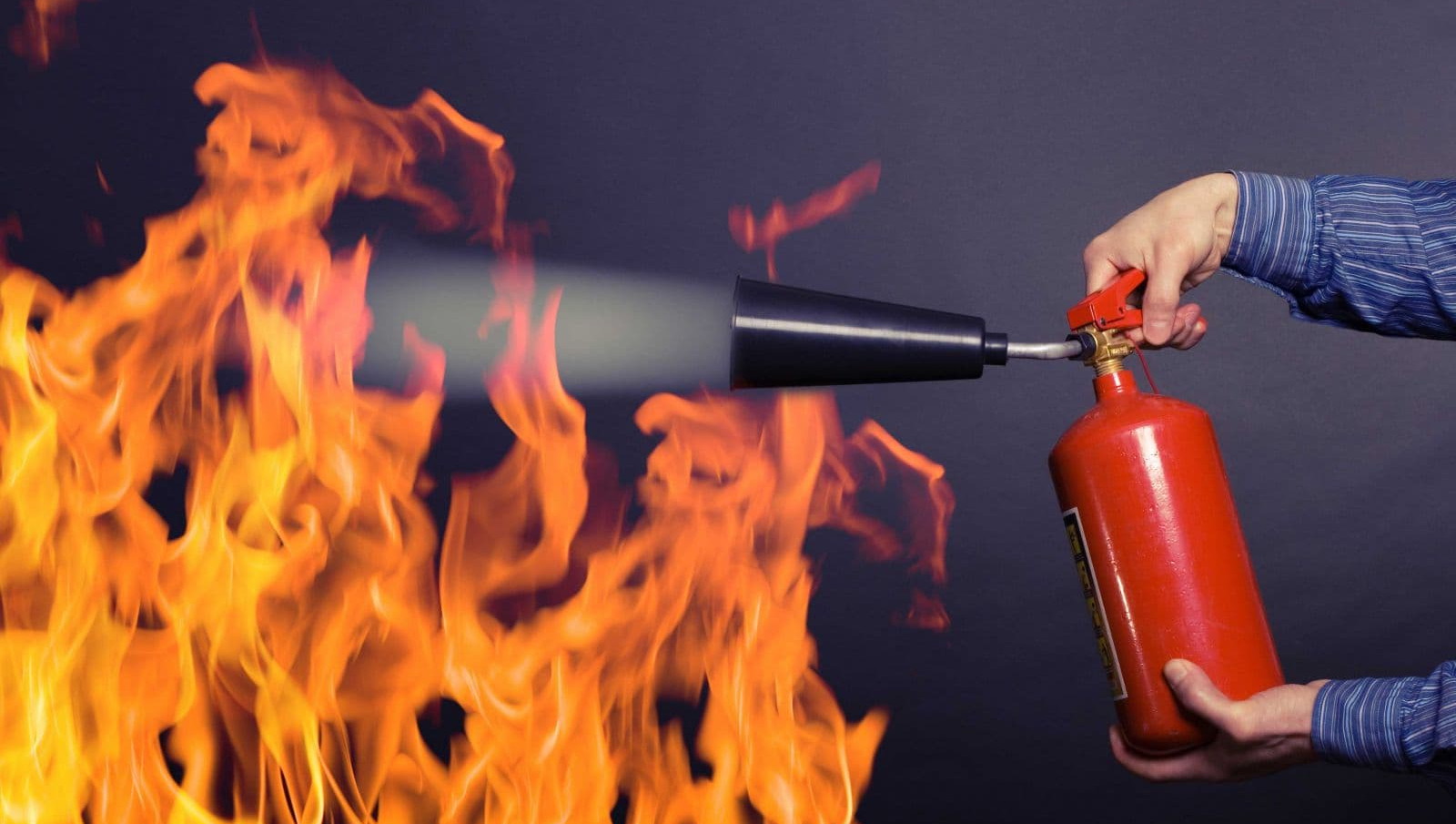 МЧС призвало ввести часы противопожарной безопасности в школах и вузах