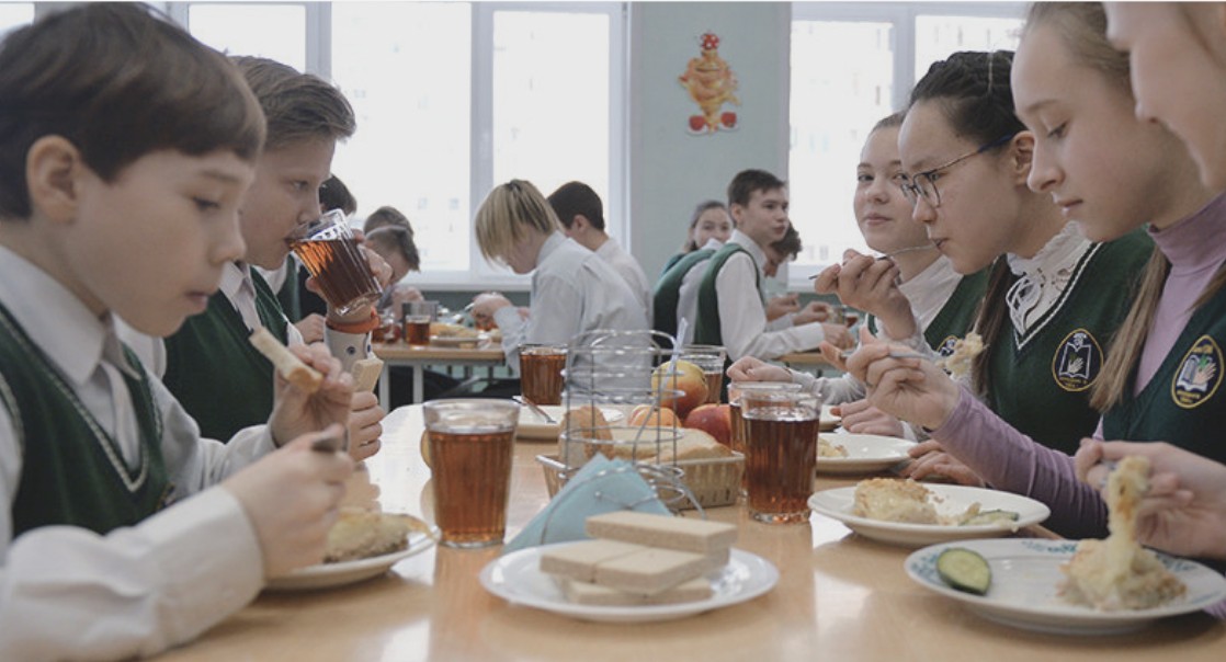 ​Совфед: Горячее питание школьников нельзя заменять денежными компенсациями 