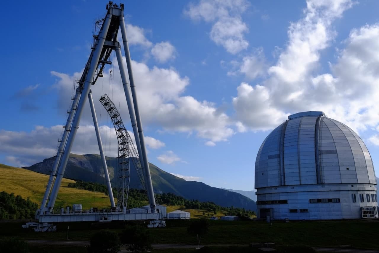 Российские школьники начали изучать космос в крупнейшей обсерватории страны