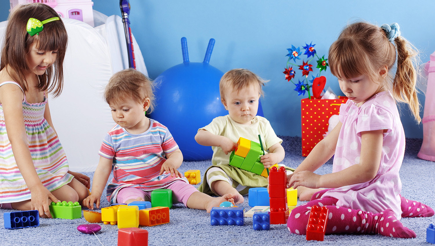 Детсады Москвы начнут принимать детей с 2 лет и 2 месяцев