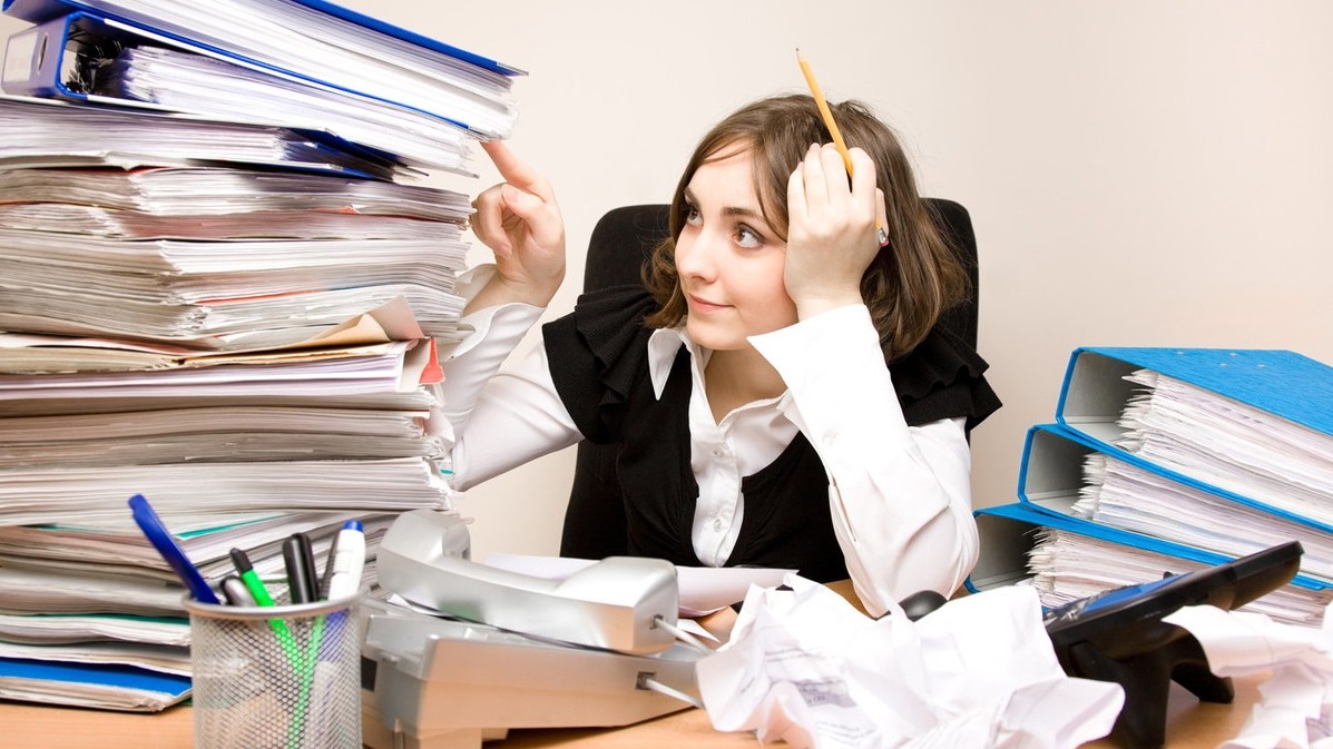 «Бюрократическая нагрузка, много отчетов и документации»