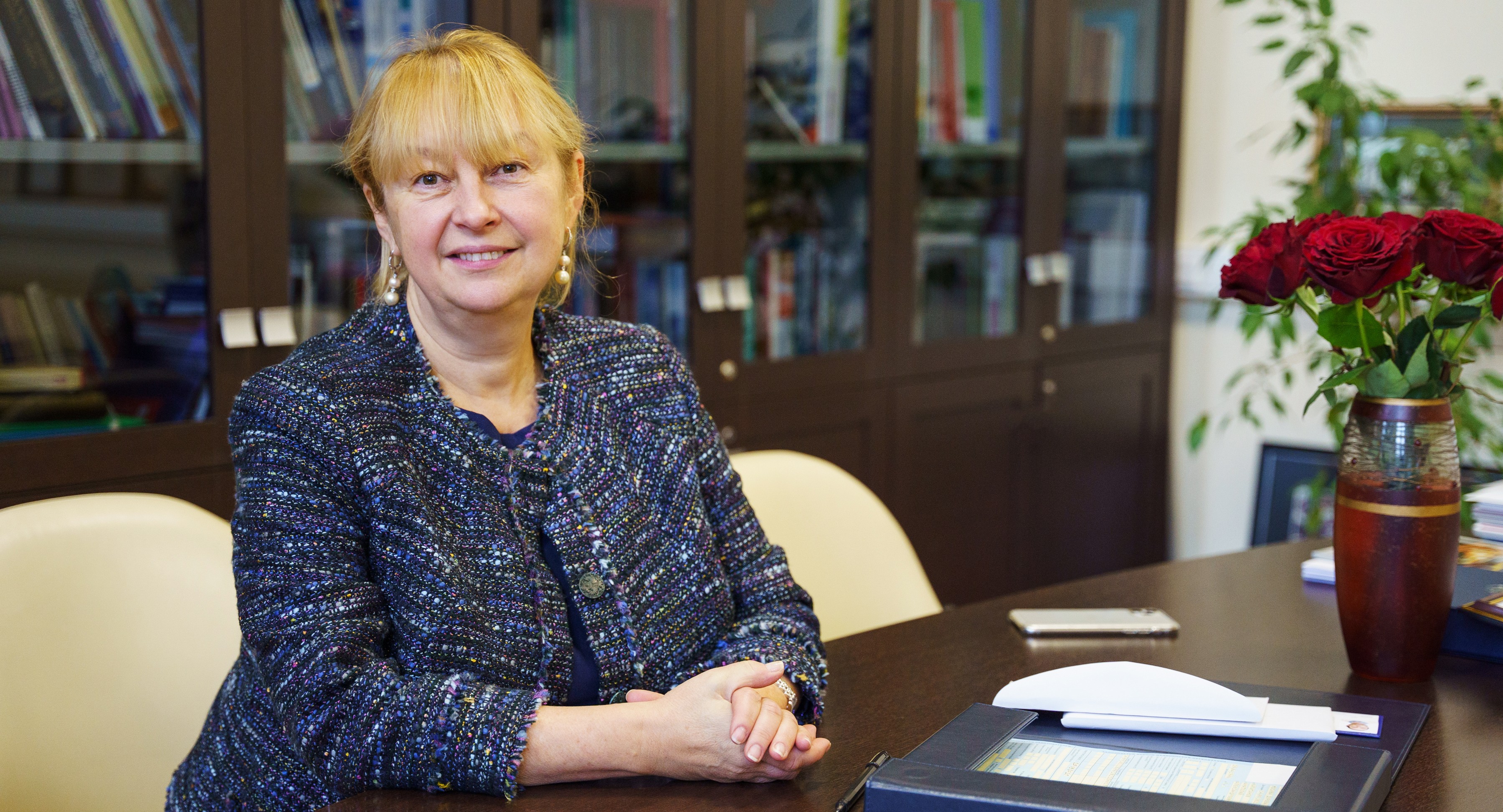 Елена Вартанова признана деканом года