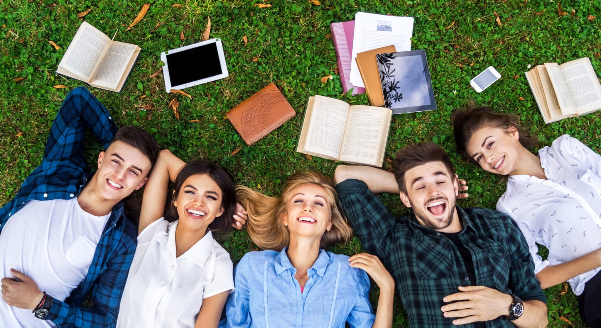 В Испании 18-летним раздадут по €400 на книги, театр, кино и музыку