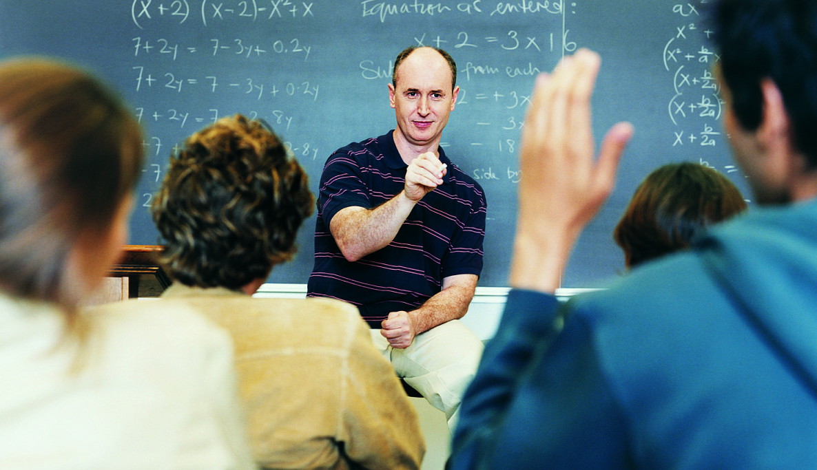 Мишустин поручил установить профессиональный праздник для преподавателей вузов