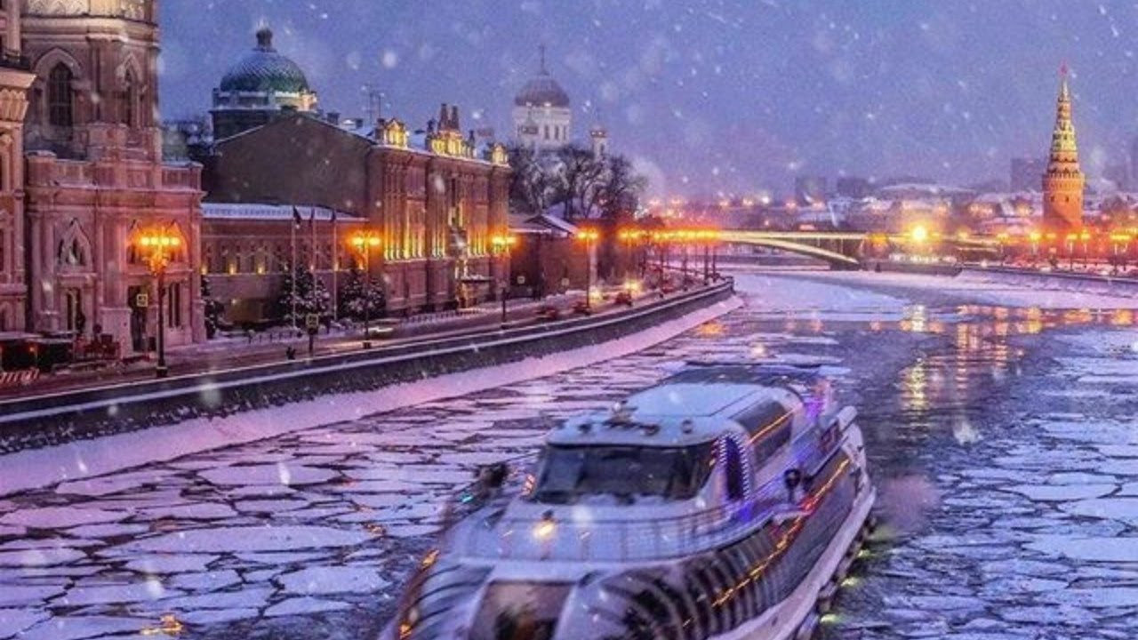 Аномальный снегопад, штормовой ветер, гололедица и «барическая пропасть»: что пообещали москвичам к концу недели