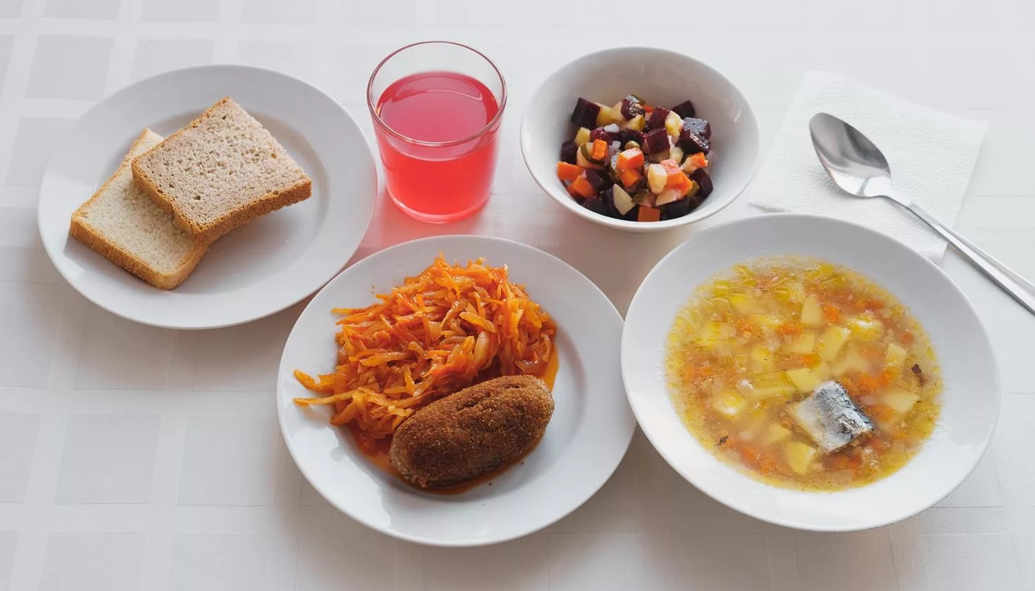 Путин поручил министру экономического развития включить бизнес в организацию питания в школах