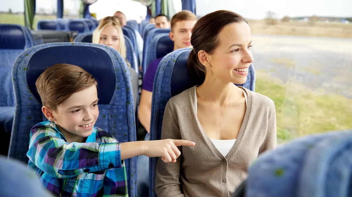 Собянин подписал постановление о бесплатном проезде второго родителя в многодетных семьях