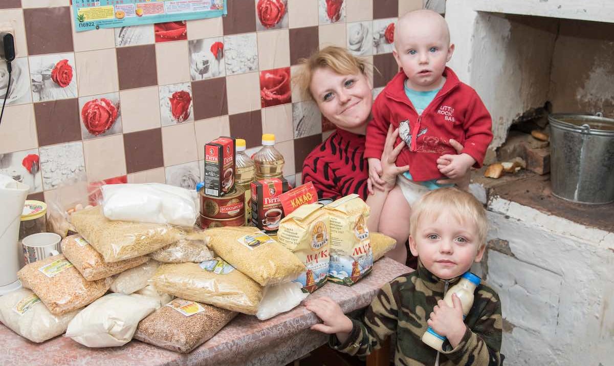 В Минпромторге предложили новый вид помощи малоимущим семьям 