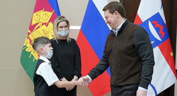 Школьник из Сочи выиграл международный турнир по шахматам в Сербии