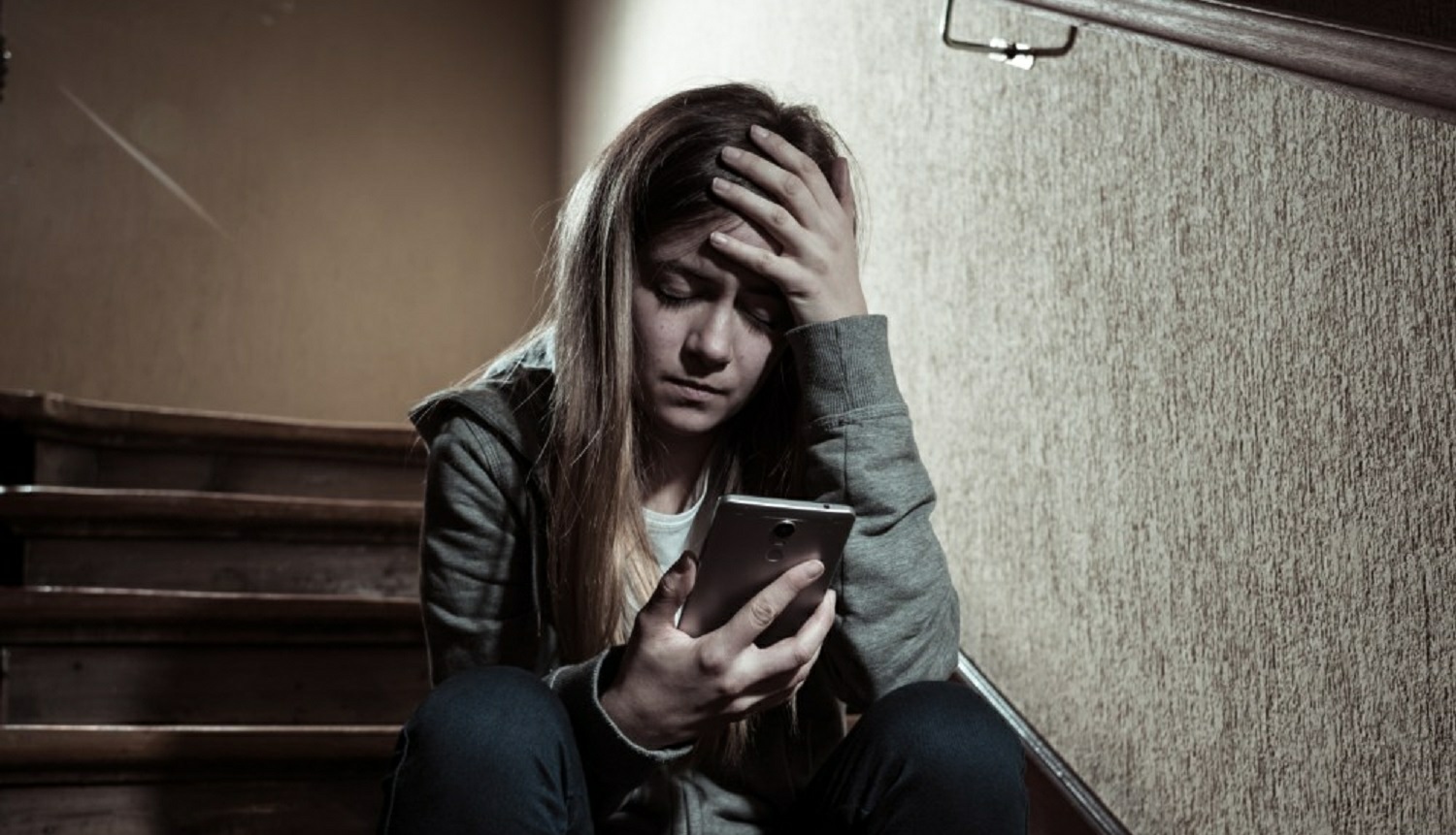 Исследование: девочки раньше мальчиков начинают страдать от влияния соцсетей