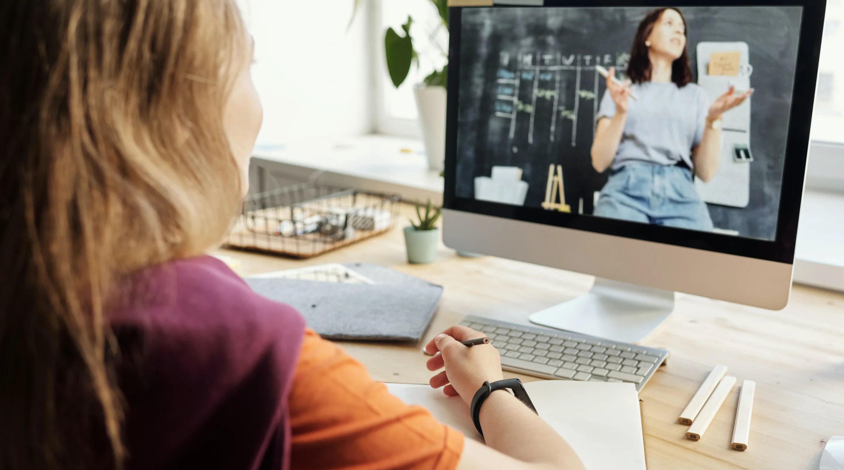 Траты россиян на дополнительное онлайн-обучение впервые превысили траты на очное