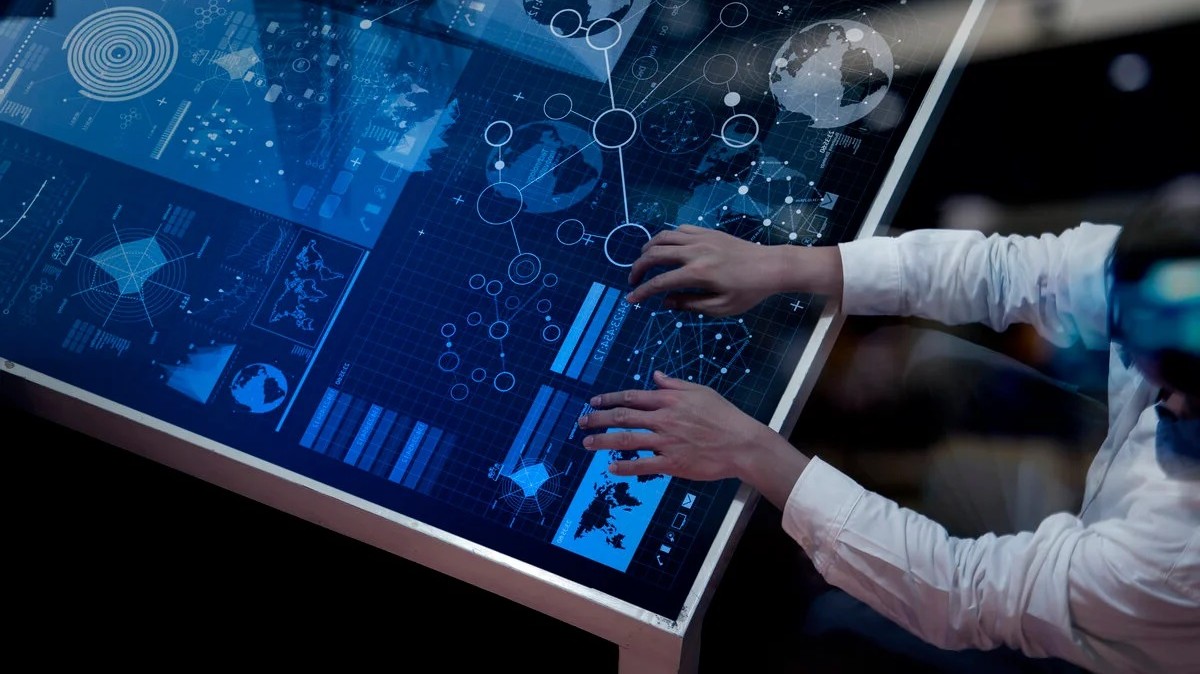 Лечение онкологии и поиск пропавших питомцев: выпускники Академии Яндекса решают социальные задачи с помощью технологий