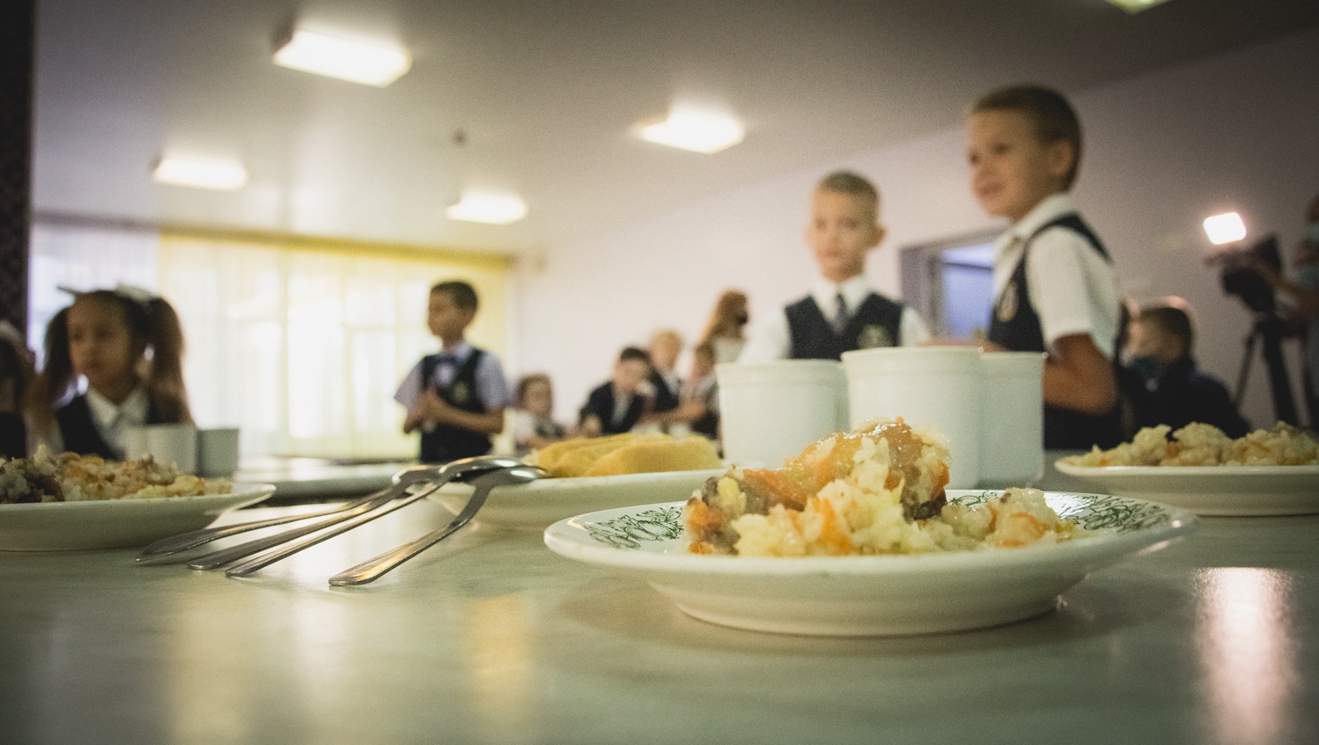 Татьяна Голикова: Все ученики начальных классов РФ будут обеспечены горячим питанием в школах с 1 сентября