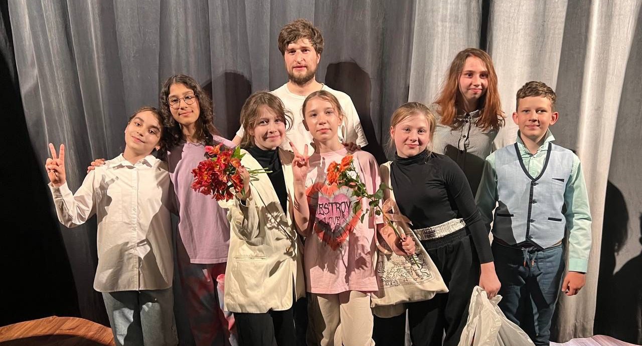 Александр Сизов: «Участие в школьном театре помогает направить детскую энергию в полезное русло»