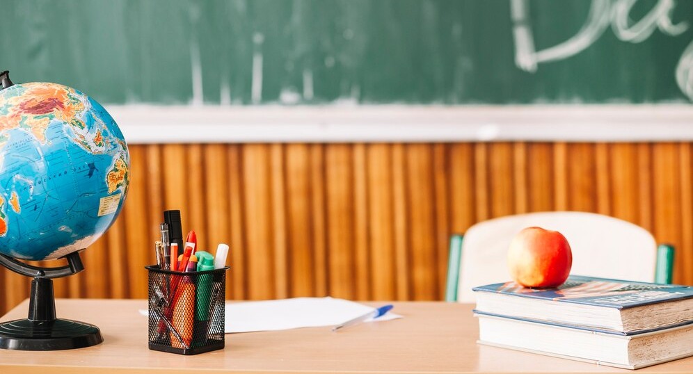 В сельских школах России не хватает 30% учителей