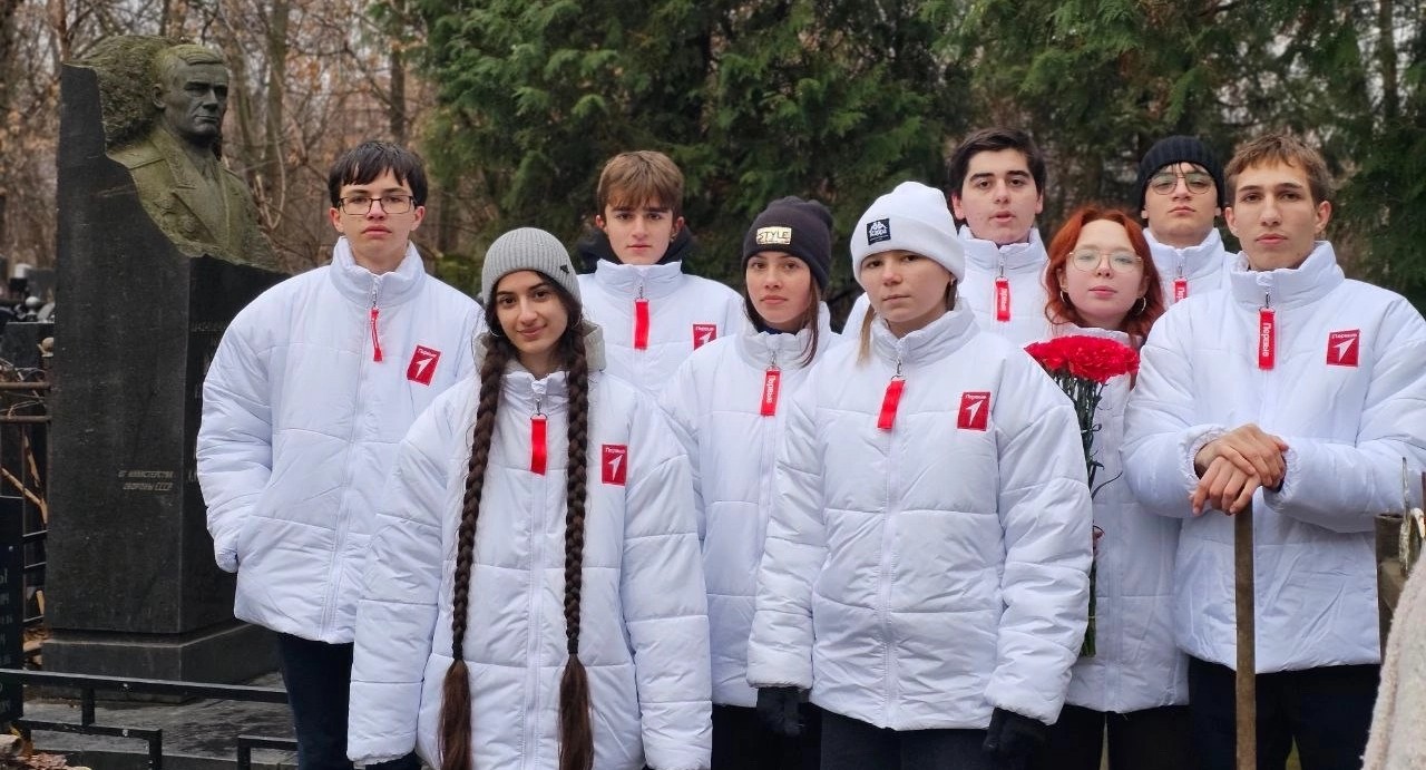 Школьники всех округов Москвы приняли участие в патронатных акциях