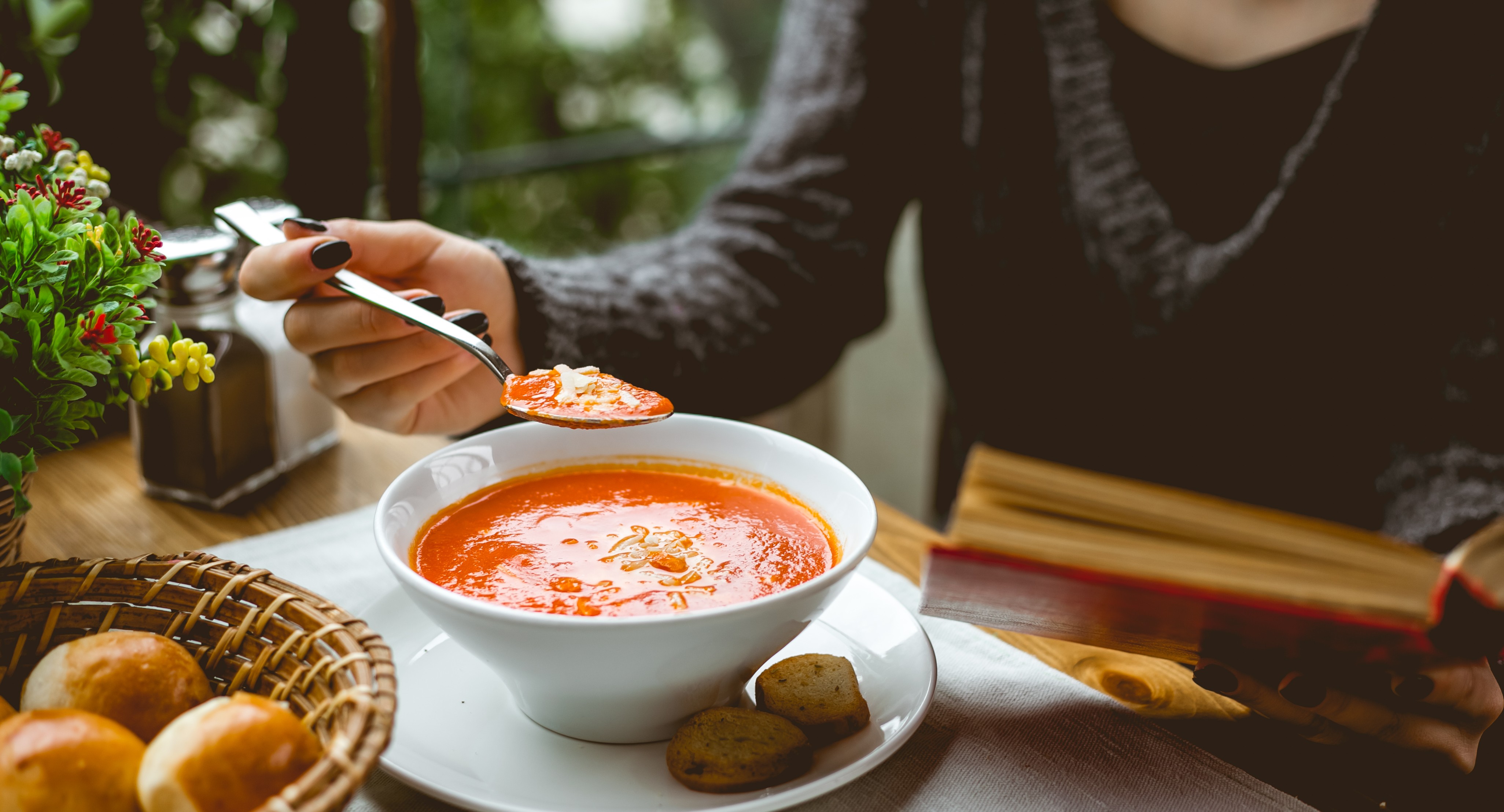 В Госдуму внесут законопроект о бесплатном горячем питании для учителей