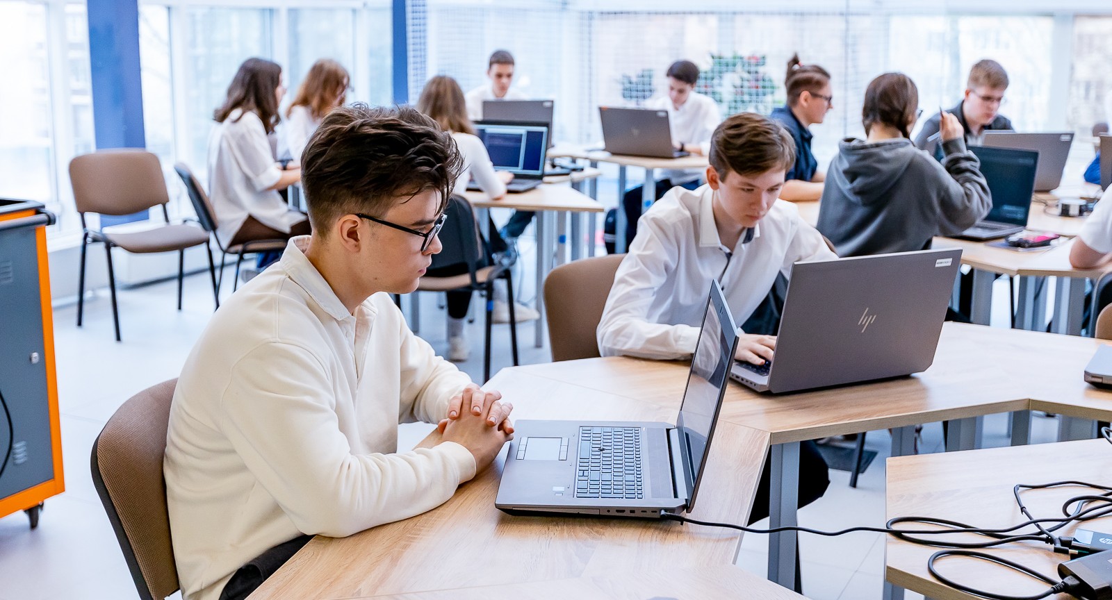 Московские школьники смогут отправлять друг другу виртуальные подарки в «МЭШ»