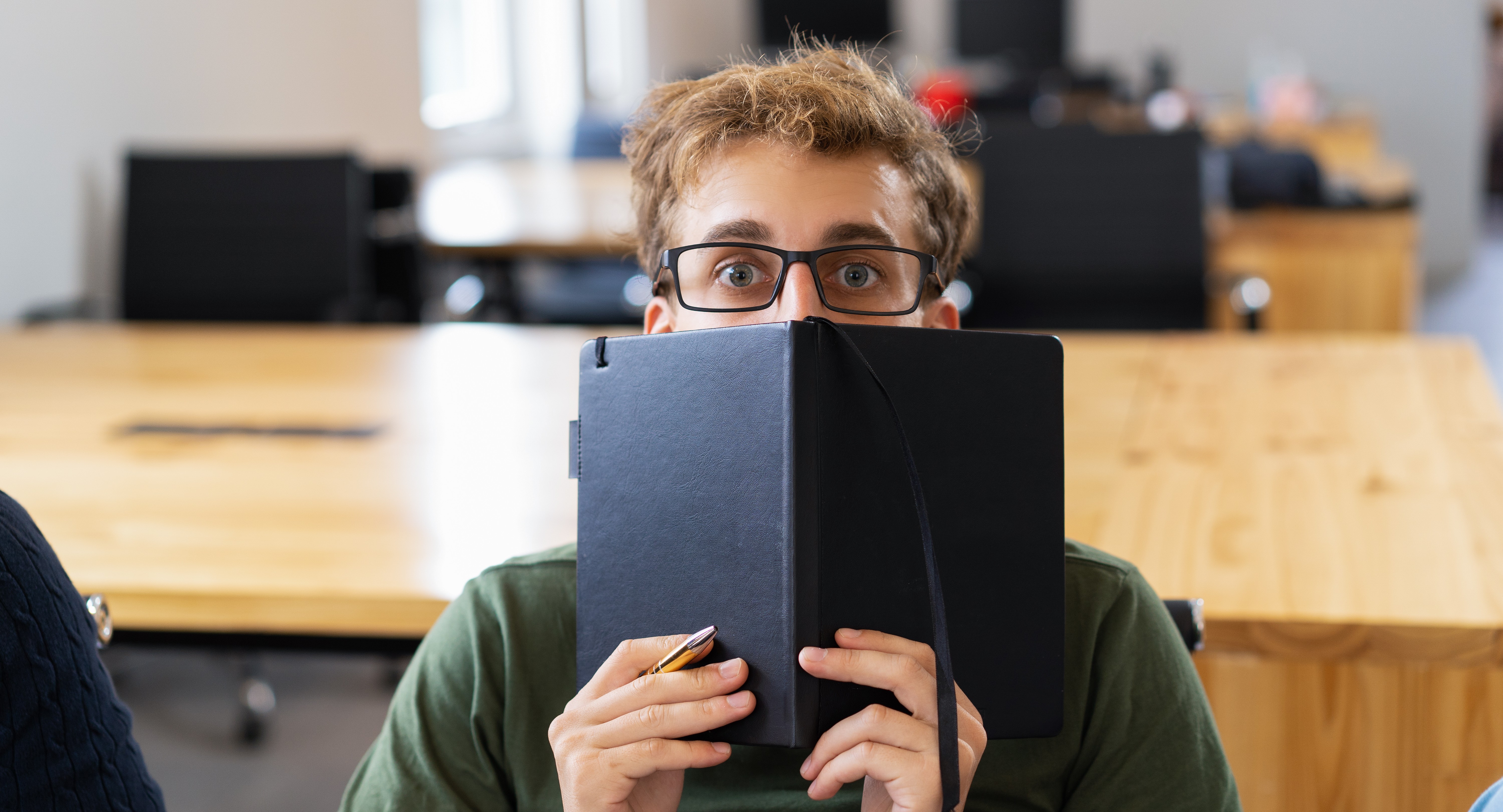 Минпросвещения включило в школьную программу первый учебник по ИИ