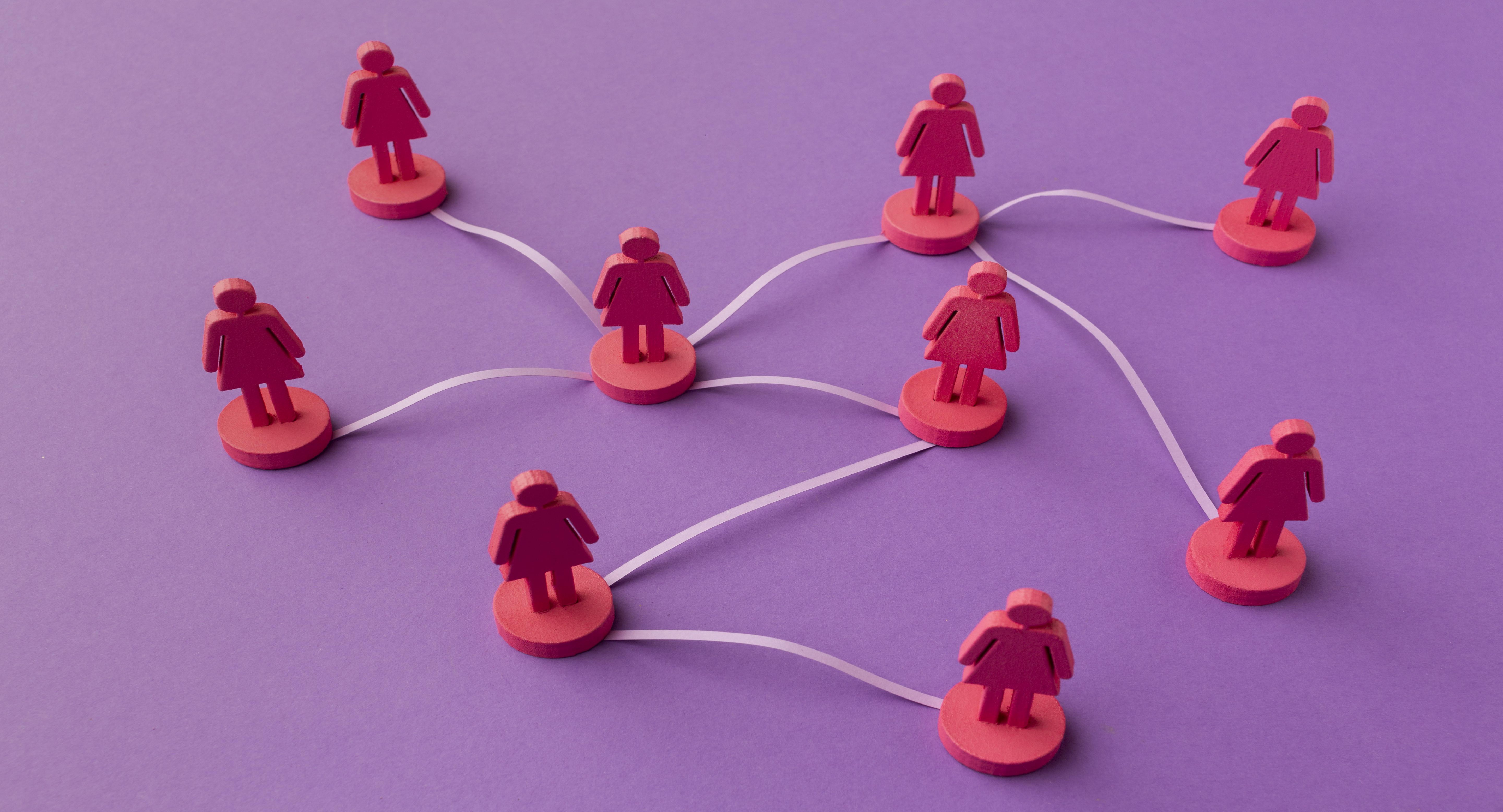 «Человек, который живёт, руководствуясь собственными ценностями, строит храм. А тот, кто живёт по лекалам социума, возводит стену»